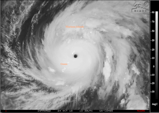 Satellitbild över den tropiska orkanen Yutu som drabbade Tinian och Saipan hårt.