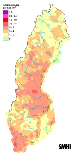 Sverigekarta som visar antal åskdagar under juli 2023