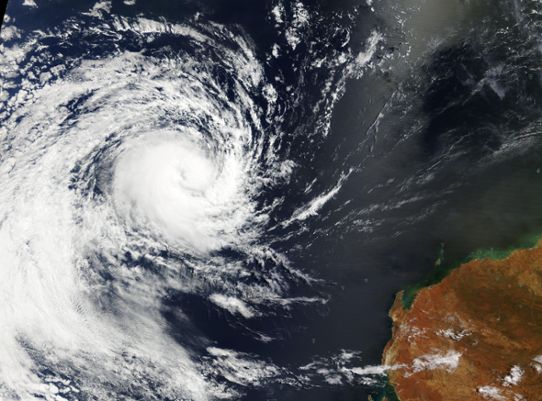 Satellitbild över den tropiska orkanen Neville nordväst om Australien den 22:a mars.