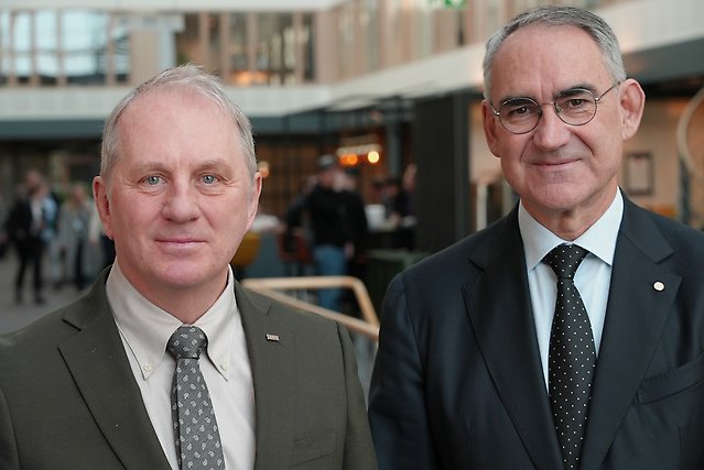 Håkan Wirtén, generaldirektör på SMHI, och Roberto Maiorana, generaldirektör på Trafikverket