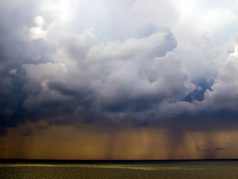 Stort moln drar in med regn