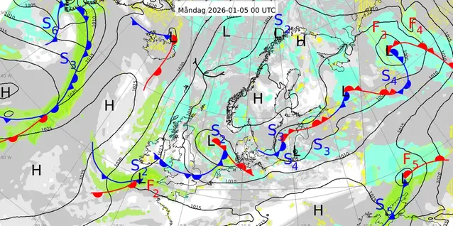 Karta över Europa och Nordatlanten som visar en analys av väderläget den 5 januari 2026.2025.