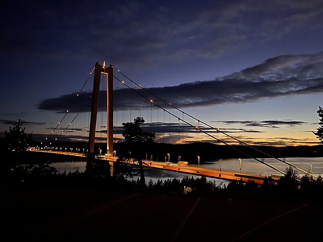 Vacker solnedgång över Högakustenbron i Ångermanland den 17/9. Foto: Alexandra Ohlsson
