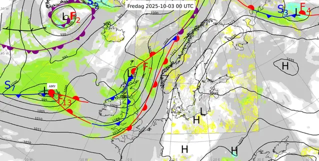 Karta över Europa och Nordatlanten med en analys av väderläget klockan 02 den 3 oktober 2025.