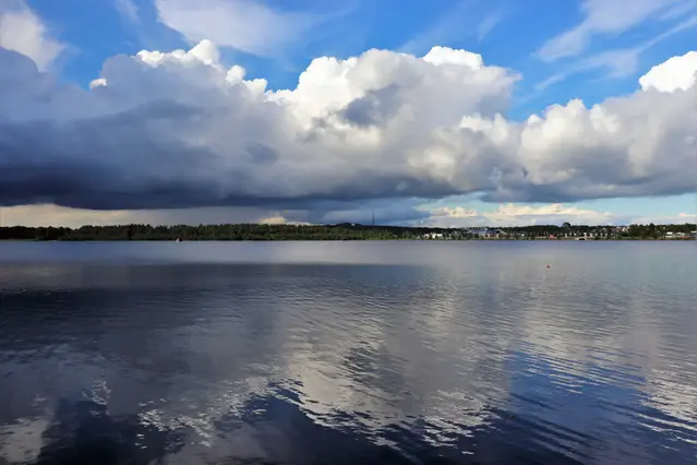 Bild som visar exempel på växlande molnighet på eftermiddagen.