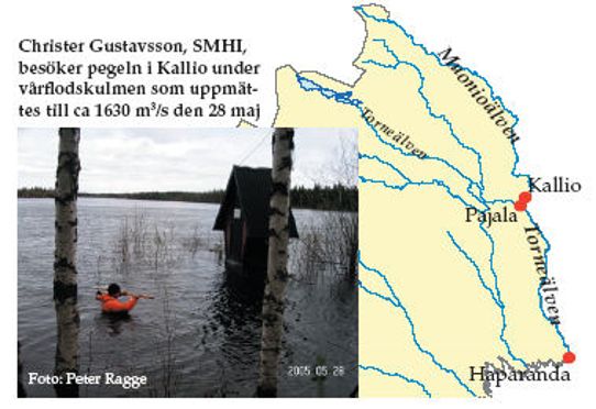 Christer Gustavsson, SMHI, besöker pegeln Kallio under vårflodskulmen som uppmättes till ca 1630 m3/