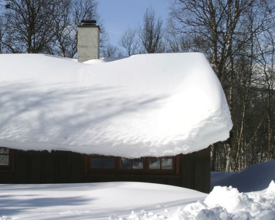 Snö på tak