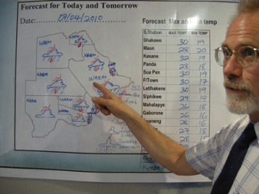 Projektledare Phil Graham diskuterar aktuell prognos i Botswana.