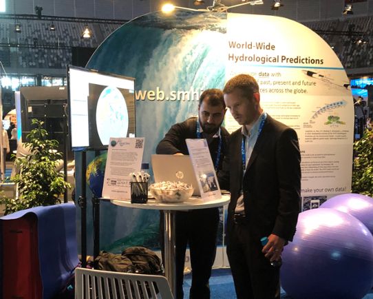 Jafet Andersson i SMHIs monter på World Water Week 2019