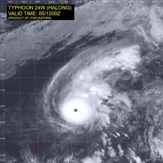 Satellitbild över Halong som den 5 november klassades som en kategori 5-orkan.