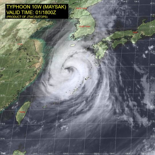 Satellitbild över den tropiska orkanen Maysak på kvällen den 1 september.
