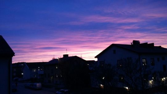 Färggrann solnedgång i Karlstad den 6 mars 2021.