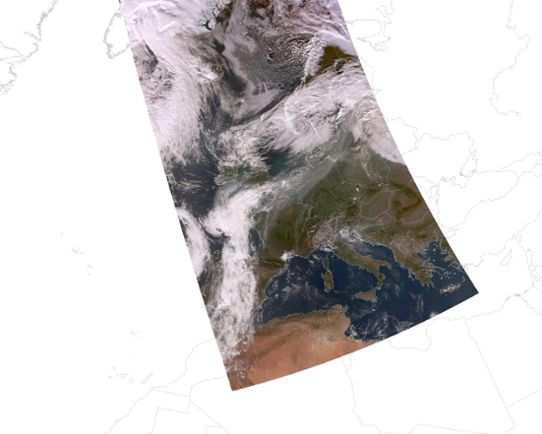 Satellitbild över Europa visar land, hav och moln.