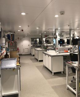Ett laboratorium ombord på båten.