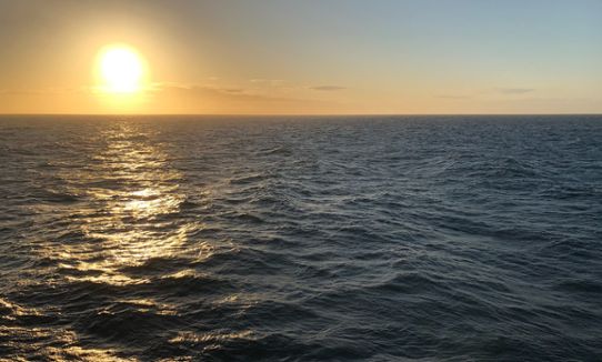 Solnedgång över havet.