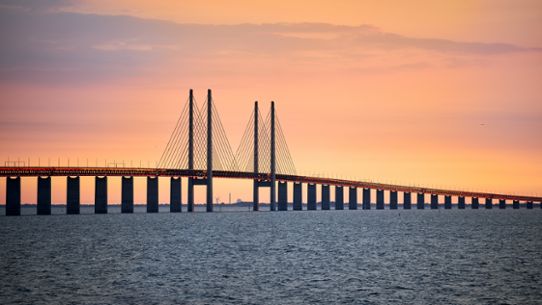 Foto över Öresundsbron solnedgång
