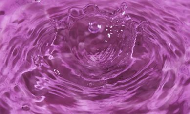 Foto vattenstänk rosa