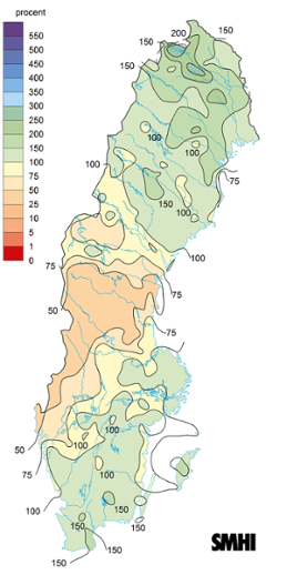 Sverigekarta som visar nederbördens avvikelse från det normala under april 2022