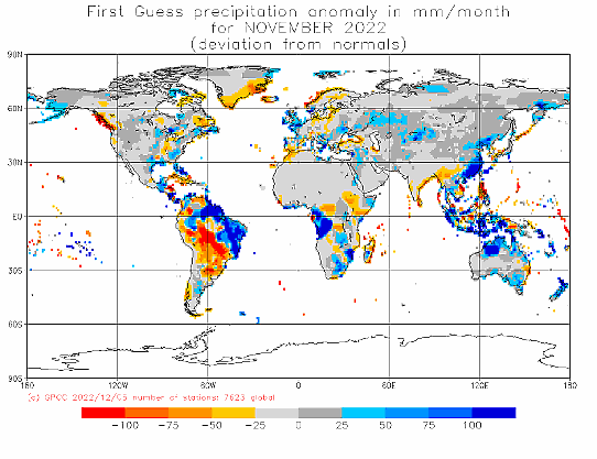 Bilden visar en världskarta med nederbördens avvikelse från det normala i november 2022.