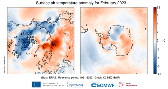 Bilden visar kartor för temperaturavvikelse i Arktis respektive Antarktis i februari 2023.