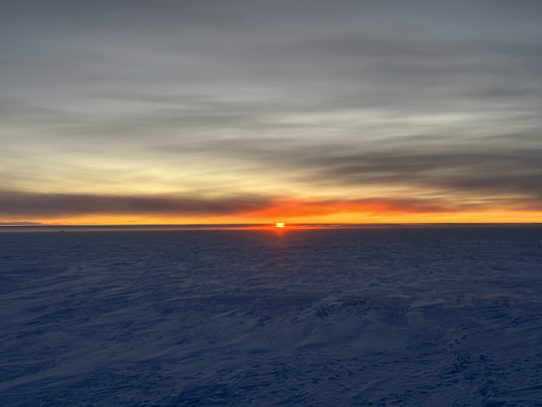 Sydpolens enda solnedgång under året skedde den 20:e mars.