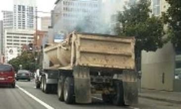 Older heavy duty vehicles are important contributors to PM and BC pollution in Brazilian cities.